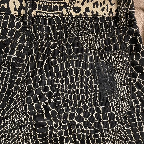 Afghan Animal Print Shorts - Picture 7 of 8